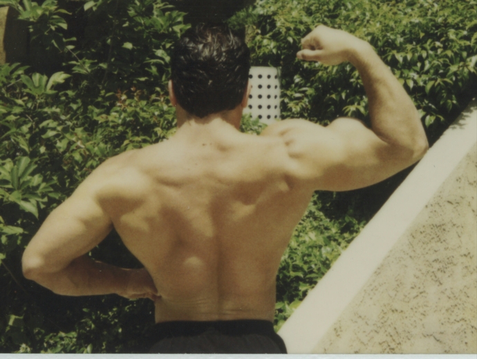 http://physbam.stanford.edu/~fedkiw/photos/bodybuilding_back_small.jpg